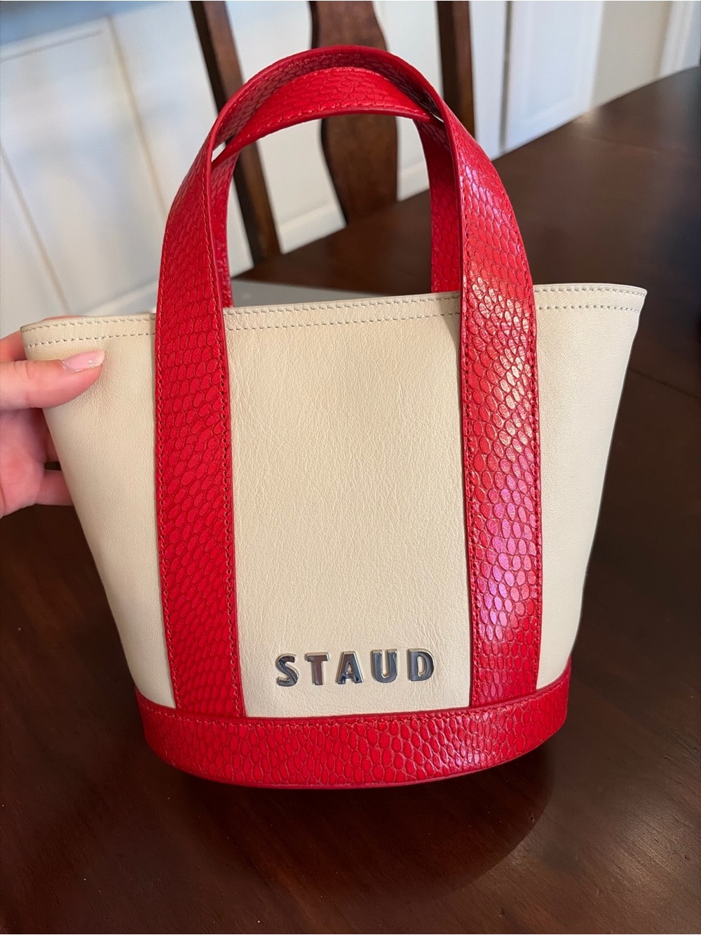 STAUD Bucket Tote Red
